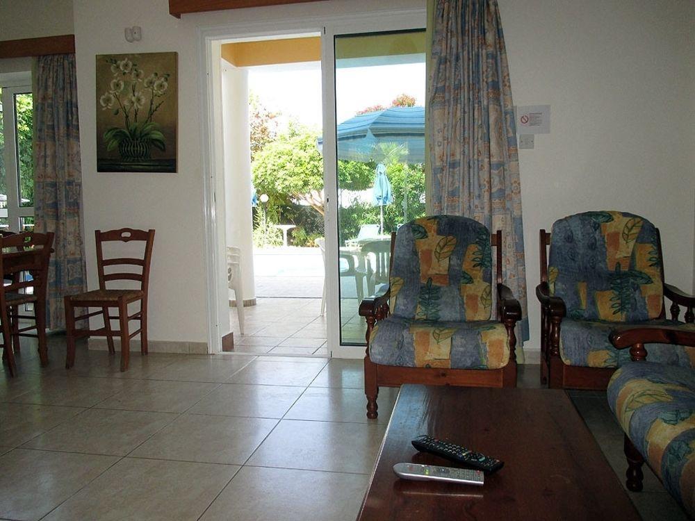 Rododafni Villas Klorakas Exteriör bild