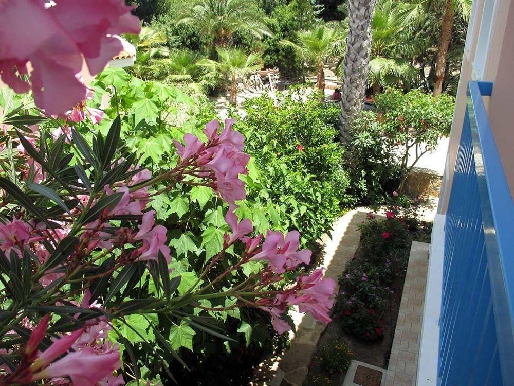 Rododafni Villas Klorakas Exteriör bild