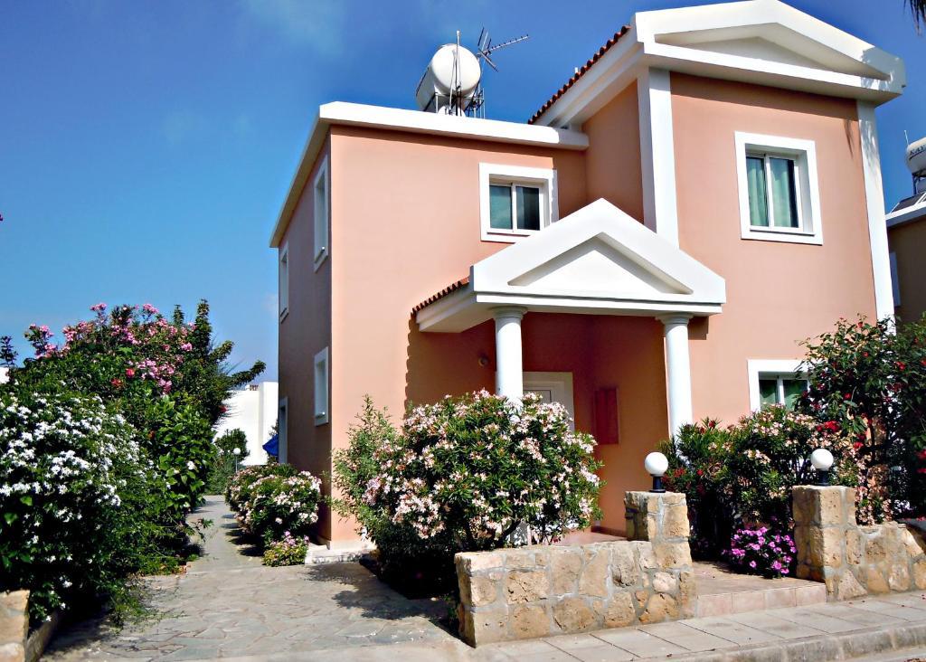 Rododafni Villas Klorakas Rum bild