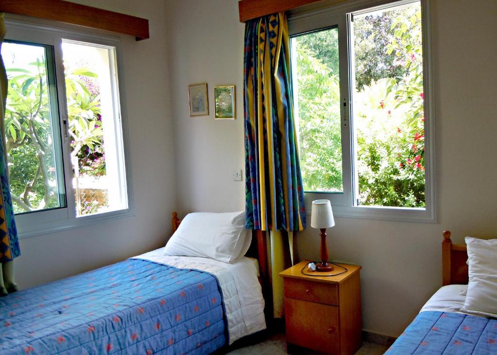 Rododafni Villas Klorakas Rum bild
